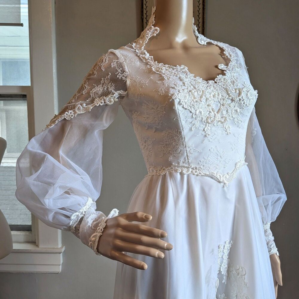 Vintage 1970s Bridallure Wedding Dress Floral Lace Gown Train Bridal Maxi Size 4 - Picture 9 of 16